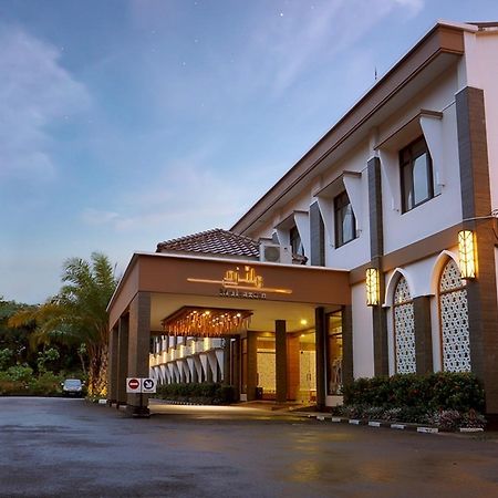 Multazam Hotel Solo ภายนอก รูปภาพ