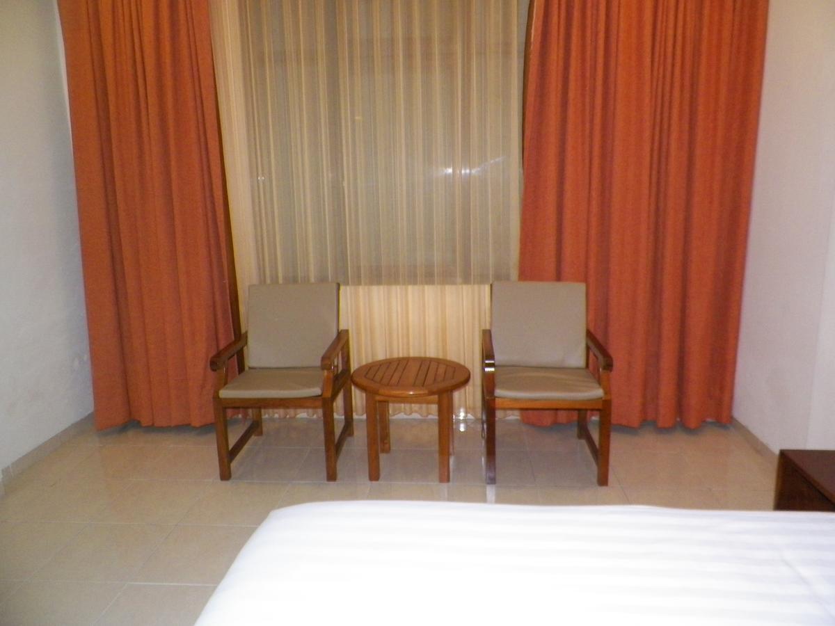 Multazam Hotel Solo ภายนอก รูปภาพ
