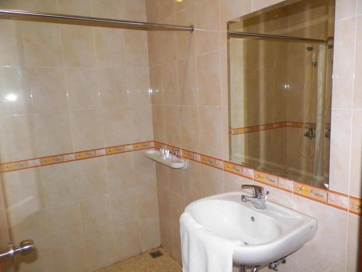 Multazam Hotel Solo ภายนอก รูปภาพ