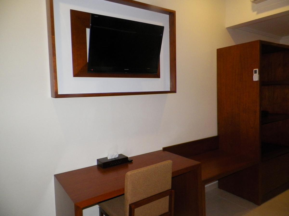 Multazam Hotel Solo ภายนอก รูปภาพ