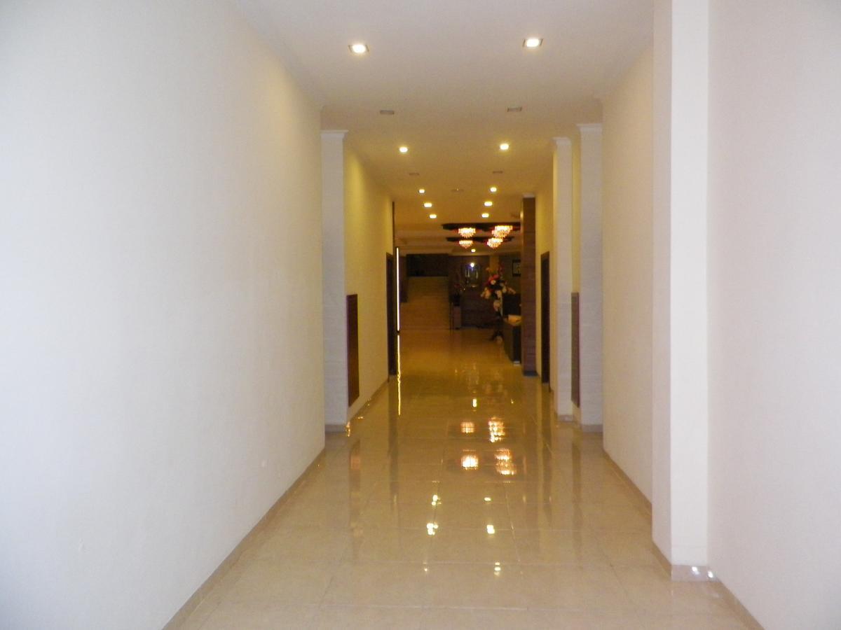 Multazam Hotel Solo ภายนอก รูปภาพ