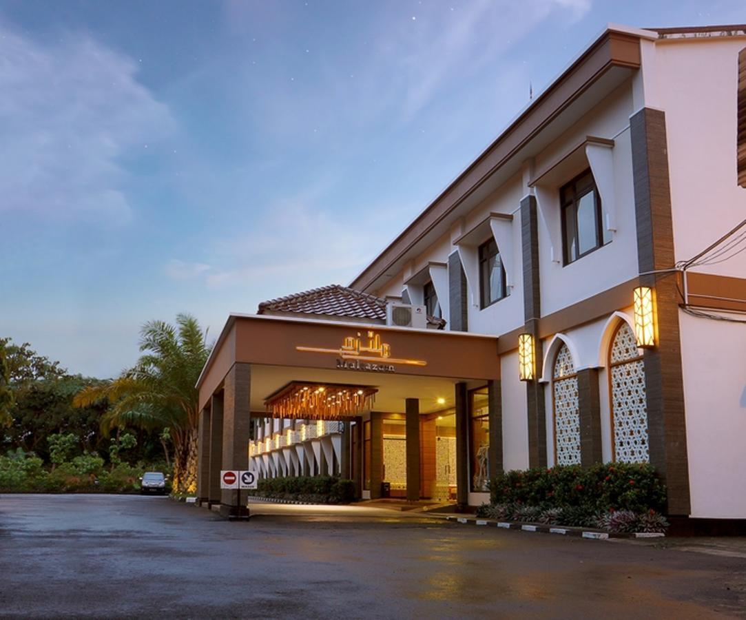 Multazam Hotel Solo ภายนอก รูปภาพ