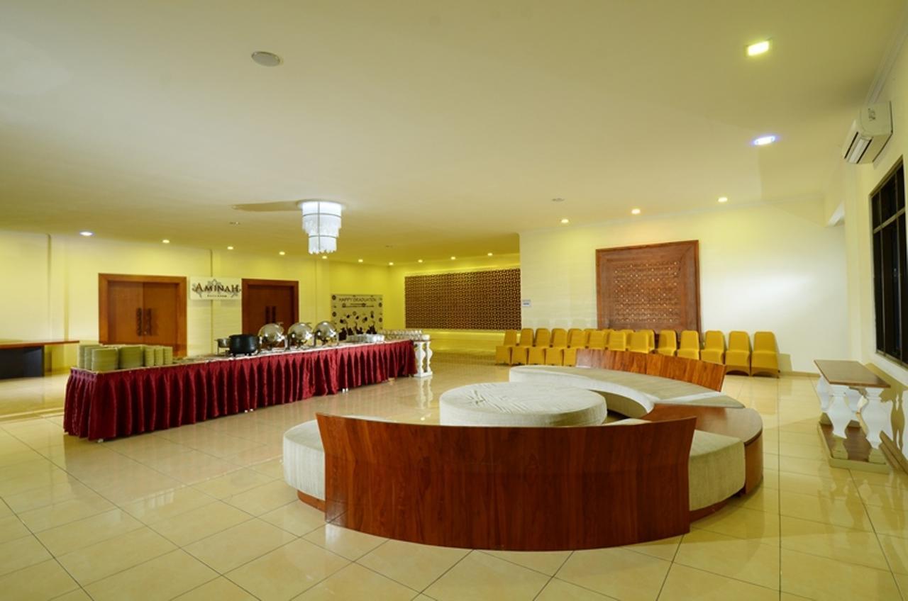 Multazam Hotel Solo ภายนอก รูปภาพ