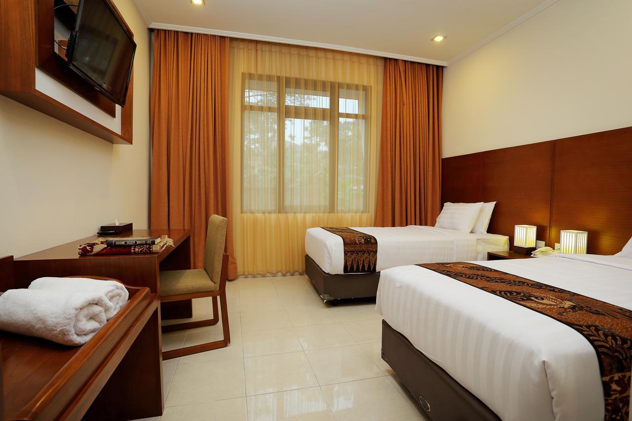 Multazam Hotel Solo ภายนอก รูปภาพ