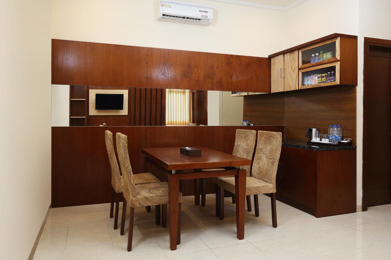 Multazam Hotel Solo ภายนอก รูปภาพ